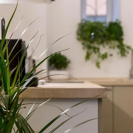 Cozy & With Private Entrance By Ndp Rent Apartmán *