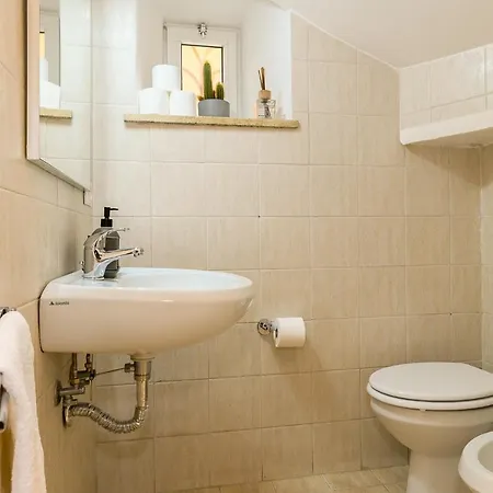 Apartmán Cozy & With Private Entrance By Ndp Rent